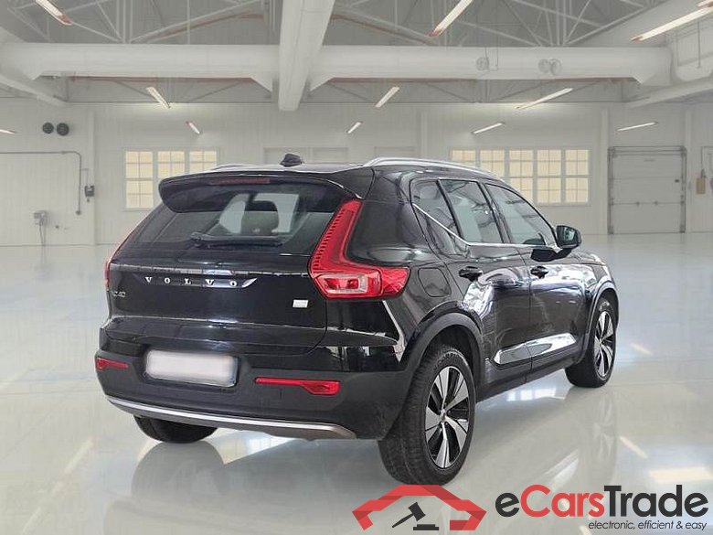 VOLVO XC40 / 2017 / 5P / SUV T5 PLUG-IN HYBRID AUTO RECH INSCRIP EXPR #2