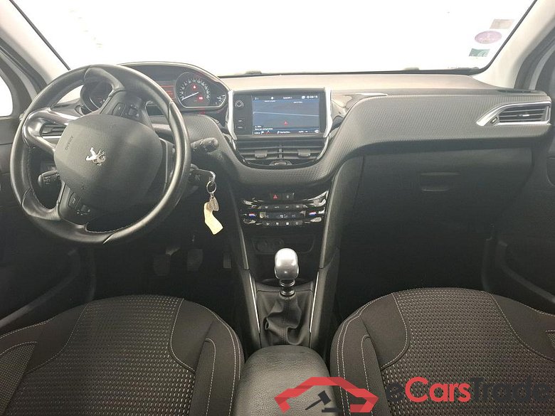 208 Allure Business 1.2 PureTech 110CV BVM6 E6dT #5