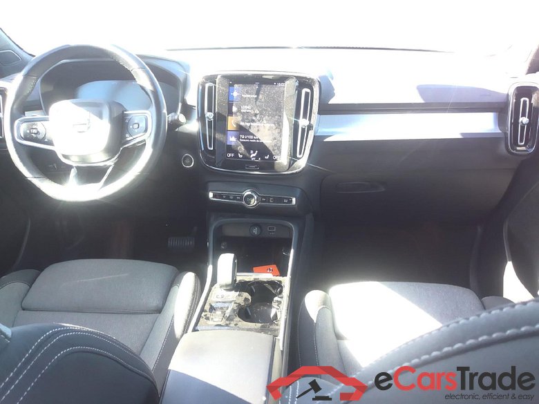 VOLVO XC40 todoterreno 1.5 T4 Recharge PHEV Plus Dark Auto 210 CV 10 kWh #3