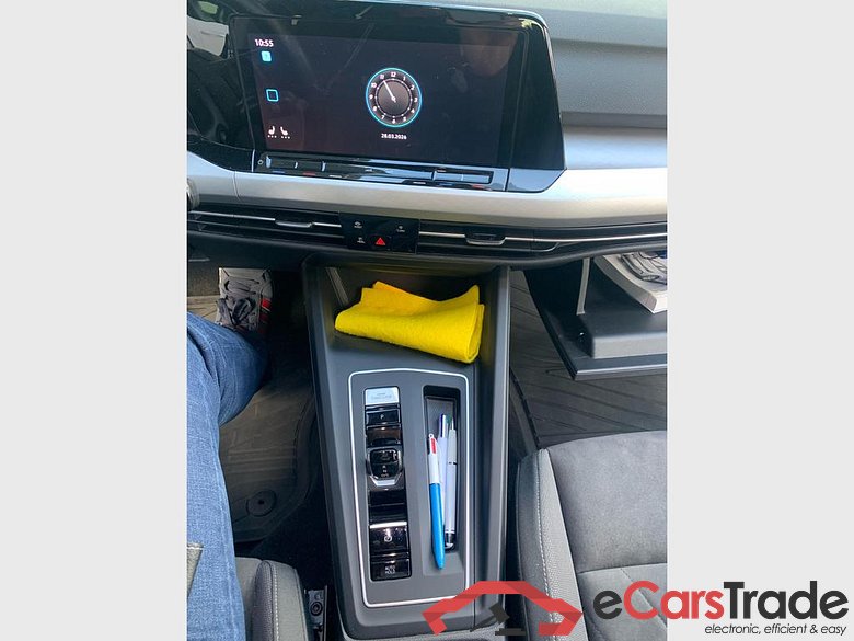 VOLKSWAGEN Golf VIII Golf Life Business Premium 1.0 eTSI 81 kW (110 ch) 7 vitesses DSG #5