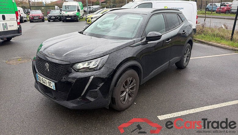 Peugeot 2008 Style PureTech 100 S&S (BVM6) #1
