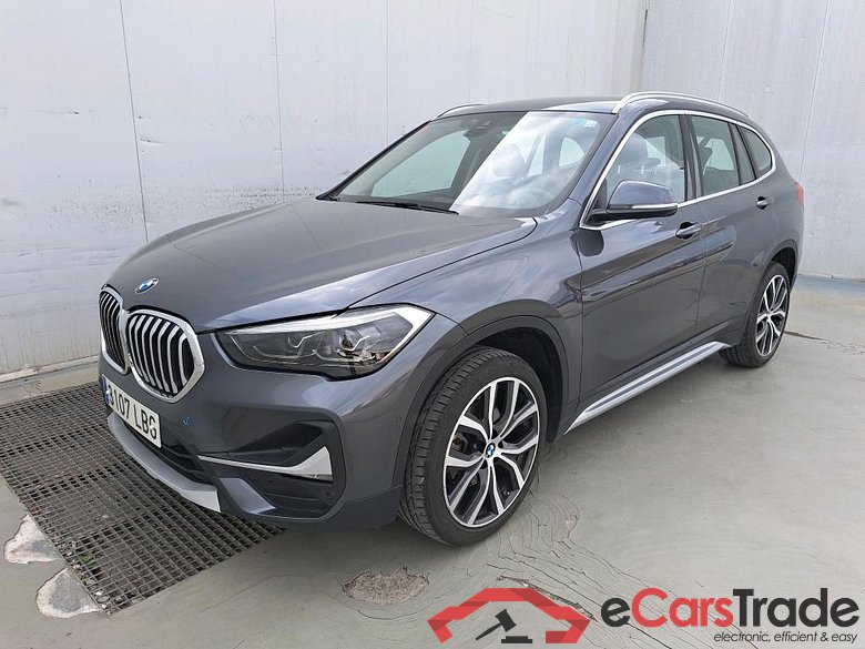 BMW X1 / 2015 / 5P / todoterreno sDrive18d #1