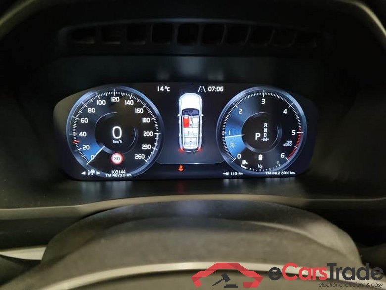 VOLVO XC90 / 2014 / 5P / SUV B5 D AWD AUTOMATICO 7P MOMENTUM PRO #4