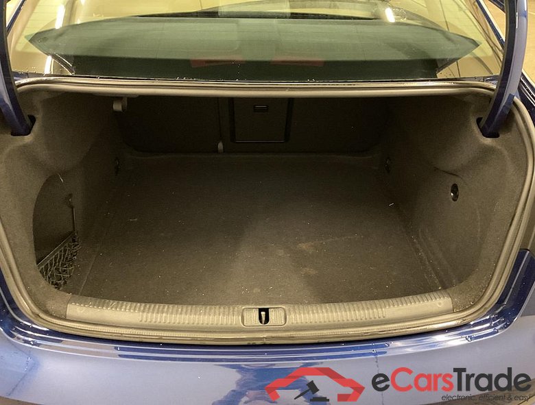 AUDI A3 Sedan Audi A3 Attraction  Limousine 1.4 TFSI  92(125) kW(ch) 6 vitesses #4