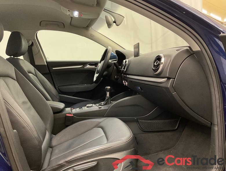 AUDI A3 Sedan Audi A3 Attraction  Limousine 1.4 TFSI  92(125) kW(ch) 6 vitesses #5