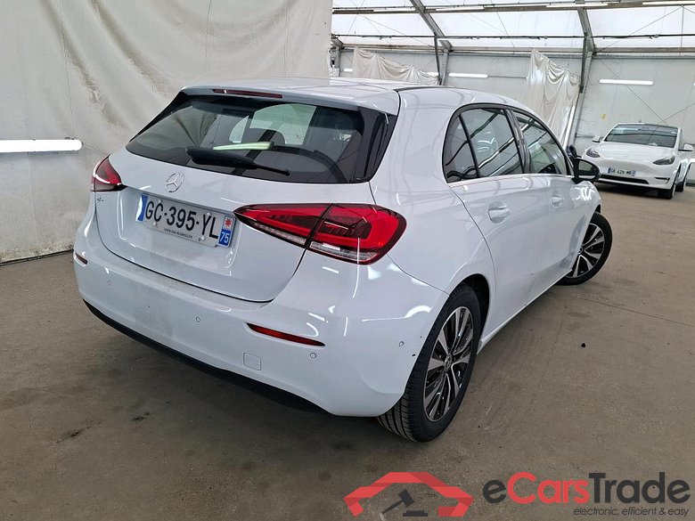 MERCEDES-BENZ Classe A Compact / 2018 / 5P / Berline A 180 d Business Line 8G-DCT #3