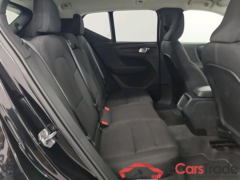 VOLVO XC40 1.5 T2 MOMENTUM CORE #6
