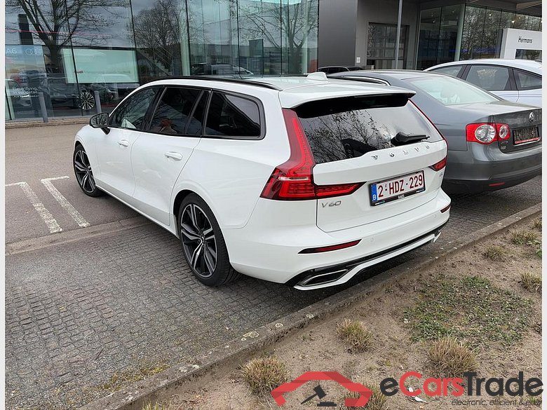 VOLVO V60 2.0 B5 MHEV R-Design Geartronic #2
