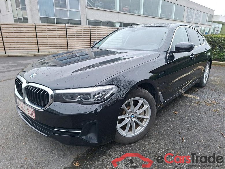 BMW - BMW 5 BERLINE 530e xDrive 272PK With Dakota Heated Seats & Driving Assistant & Towing Hook * HYBRID *