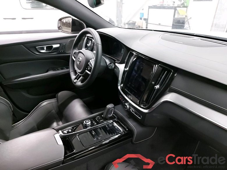 VOLVO - VOL V60 T6 Recharge 341PK 4x4 Geartronic R-Design Pack Lounge & Business Pack II & Harman Kardon Sound & 19 Inch Alloy   * HYBRID * #3