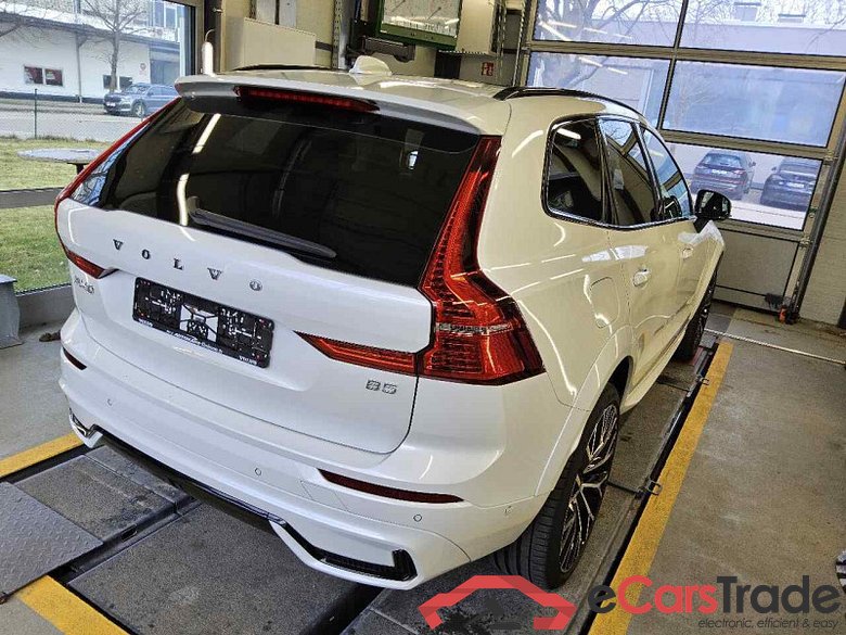 Volvo XC60 (03.2017->) DE - SUV5 B5 (Benzin) 2WD EU6d, R-Design Mild-Hybrid (EURO 6d), (Facelift) 2021 #3