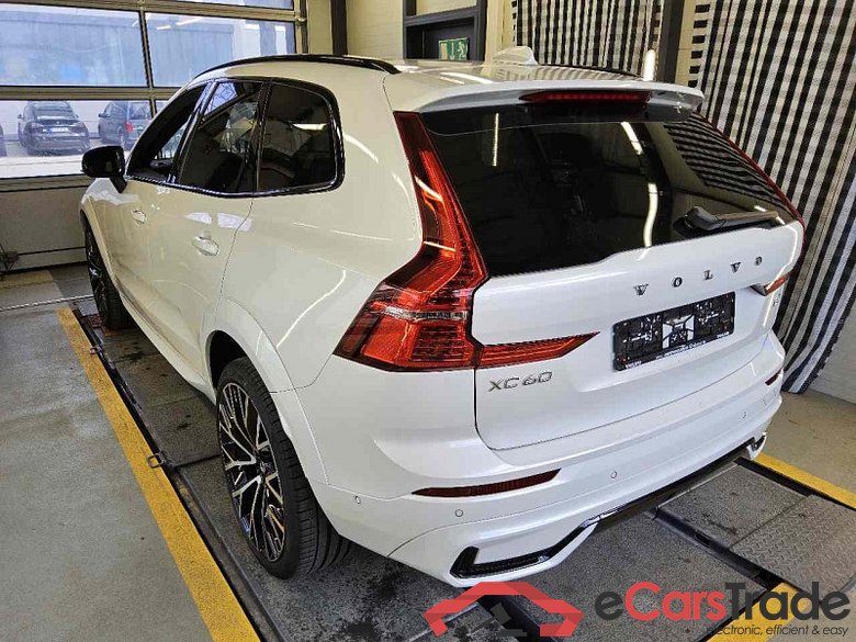 Volvo XC60 (03.2017->) DE - SUV5 B5 (Benzin) 2WD EU6d, R-Design Mild-Hybrid (EURO 6d), (Facelift) 2021 #4