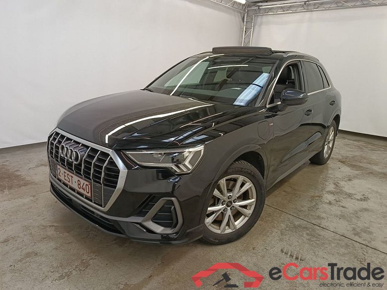 Audi Q3 45 TFSI e S tronic S Line 5d