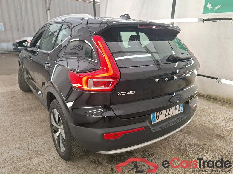 VOLVO XC40 / 2022 / 5P / SUV Recharge T5 262 DCT7 Plus #2