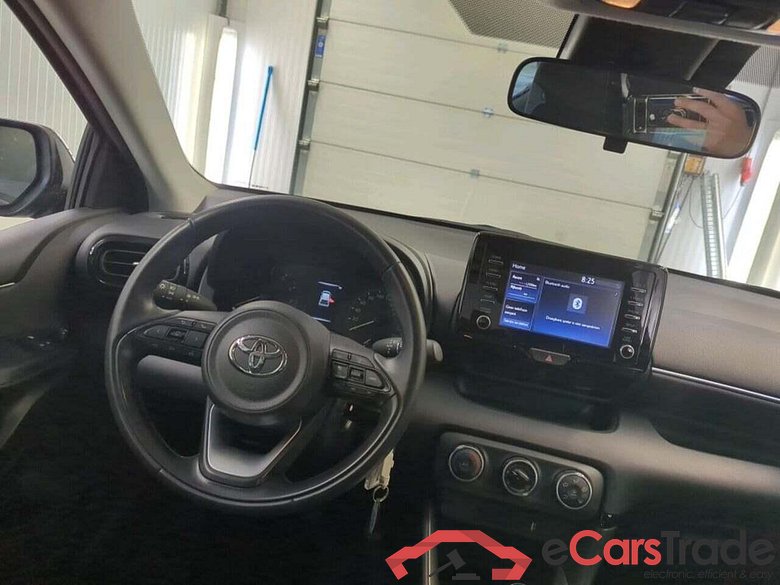 TOYOTA Yaris 1.5 VVT-i Active #3