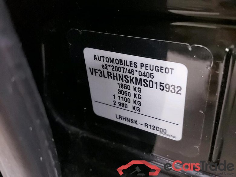 PEUGEOT - PEU 308 SW 1.2 PureTech 130PK EAT8 Allure Pack With Heated Seats With Massage Function * PETROL * #6