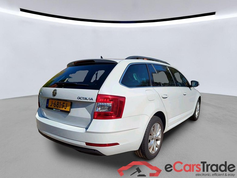 SKODA Octavia Combi 110 kW #5