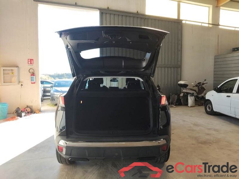 PEUGEOT 3008 / 2020 / 5P / SUV BLUEHDI 130 EAT8 SeS ALLURE #5