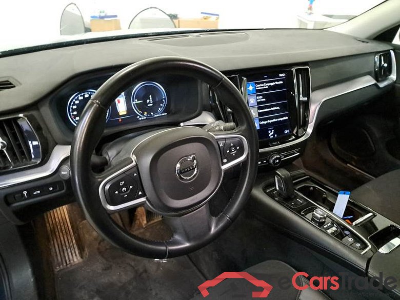 VOLVO V60 / 2019 / 5P / STATION WAGON T6 PLUG-IN AWD AUTOM.INSCR.EXPR. #3