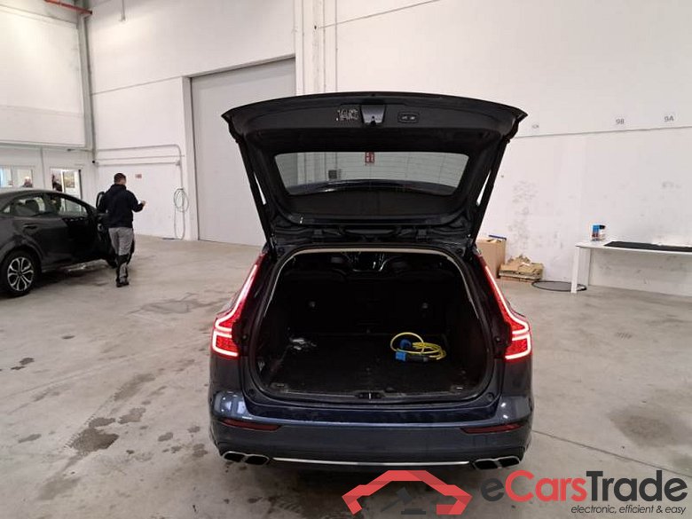 VOLVO V60 / 2019 / 5P / STATION WAGON T6 PLUG-IN AWD AUTOM.INSCR.EXPR. #5
