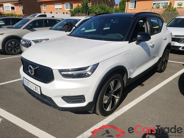 VOLVO XC40 / 2017 / 5P / todoterreno 1.5 T4 Twin Recharge R-Design Auto