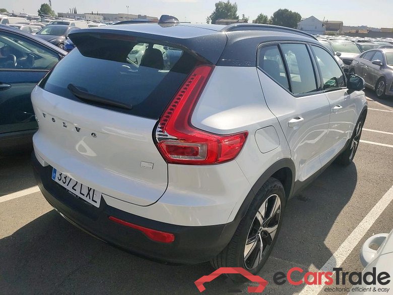 VOLVO XC40 / 2017 / 5P / todoterreno 1.5 T4 Twin Recharge R-Design Auto #2