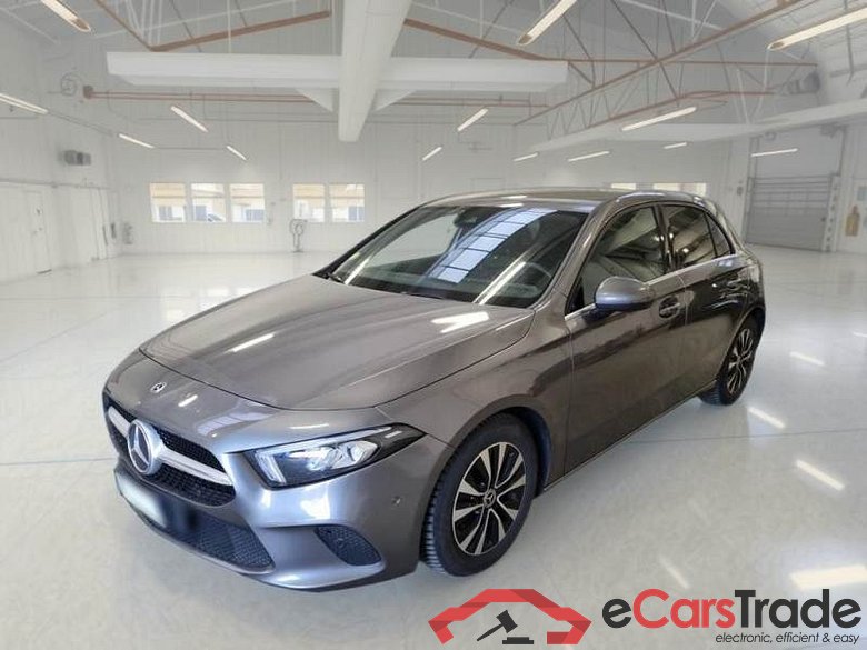 MERCEDES-BENZ CLASSE A / 2018 / 5P / BERLINA A 180 D AUTOMATIC BUSINESS EXTRA