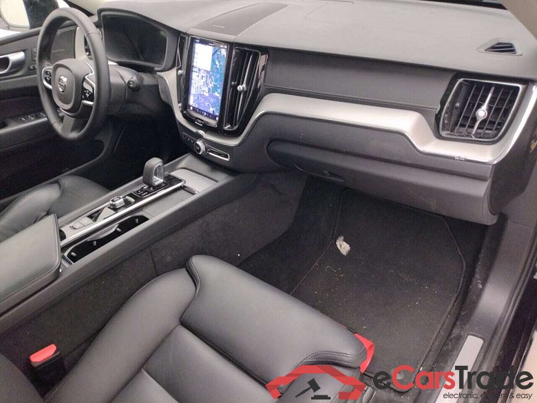 VOLVO XC60 2.0 T6 PHEV ULTIMATE DARK AWD #3