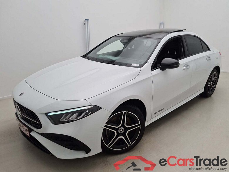 MERCEDES-BENZ A-KLASSE LIMOUSINE 1.3 250E 8G-DCT AMG LINE #1