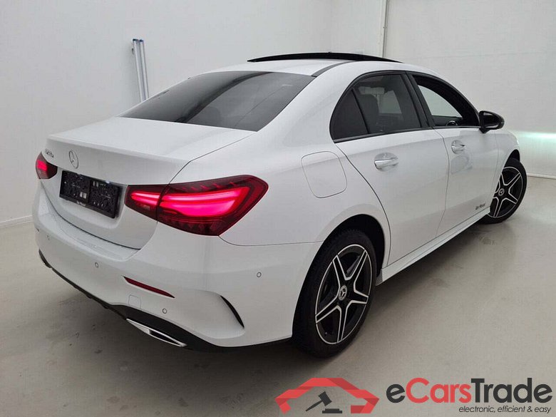 MERCEDES-BENZ A-KLASSE LIMOUSINE 1.3 250E 8G-DCT AMG LINE #2