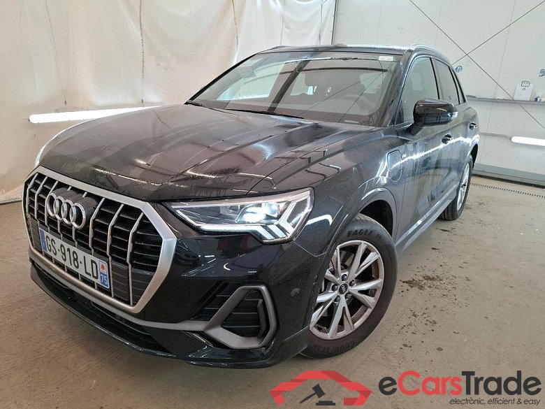 AUDI Q3 / 2018 / 5P / SUV 45 TFSI E 245 S TRONIC S LINE