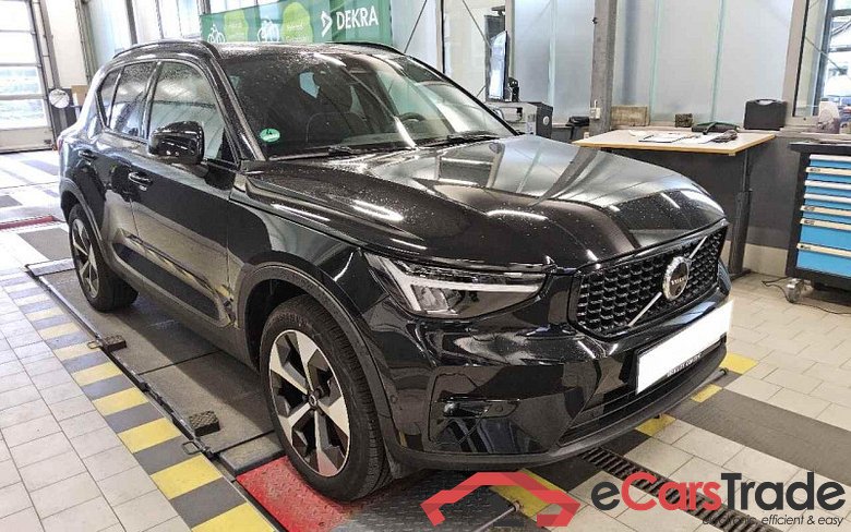 Volvo XC40 (2017->) DE - SUV5 B4 AWD EU6d, Ultimate Dark, (Facelift) 2022 - 2022 #2