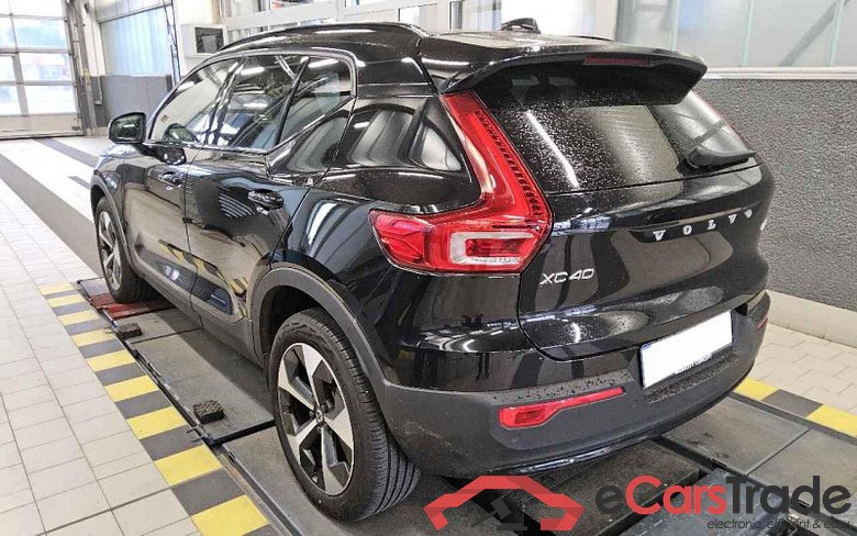Volvo XC40 (2017->) DE - SUV5 B4 AWD EU6d, Ultimate Dark, (Facelift) 2022 - 2022 #4