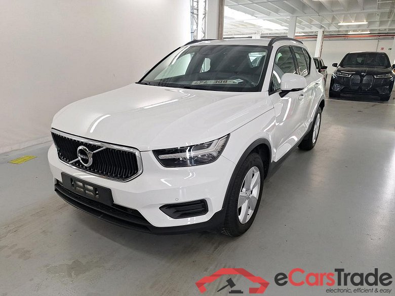 VOLVO XC40 1.5 T2 MOMENTUM CORE
