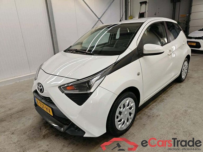 TOYOTA Aygo 1.0 VVT-i x-play