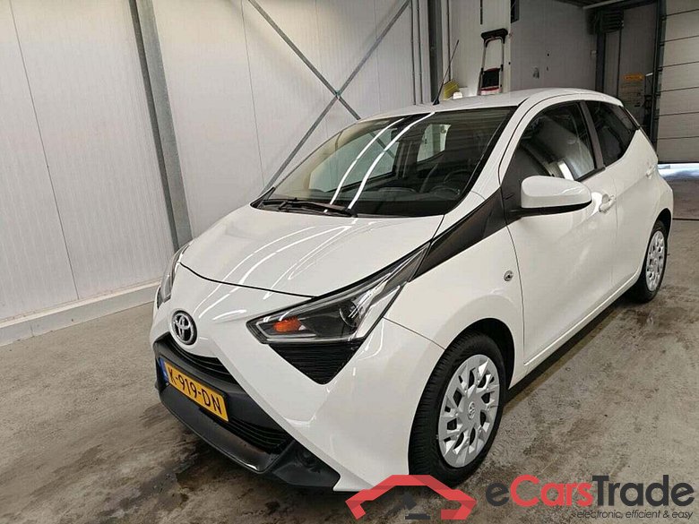 TOYOTA Aygo 1.0 VVT-i x-play