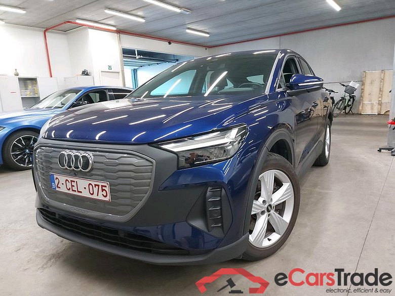 AUDI - AUD Q4 SB 40 E-TRON 204PK Attraction Pack Business Plus With Heated Seats & Assistance Tour & Towing Hook * ELECTRIC *