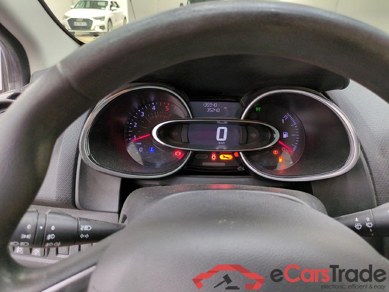 Clio IV Air MediaNav 1.5 dCi 90CV BVM5 E6 #6