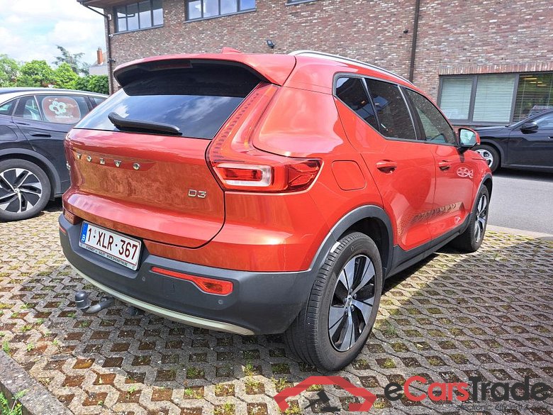 VOLVO XC40 DIESEL 2.0 D3 Momentum Pro #4