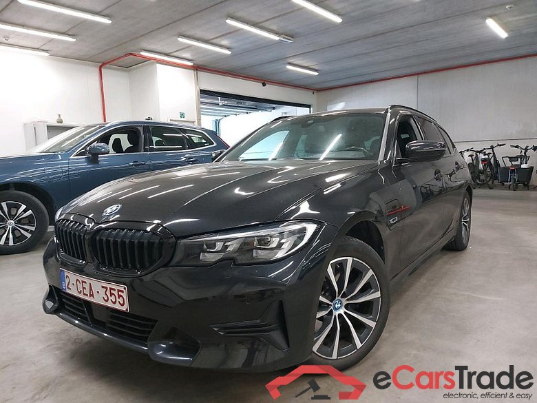 BMW - BMW 3 TOURING 320e 204PK Sport Pack Business With Heated Seats & Heated Steering Wheel & Active Cruise & Parking Assistant Pack   * HYBRID *