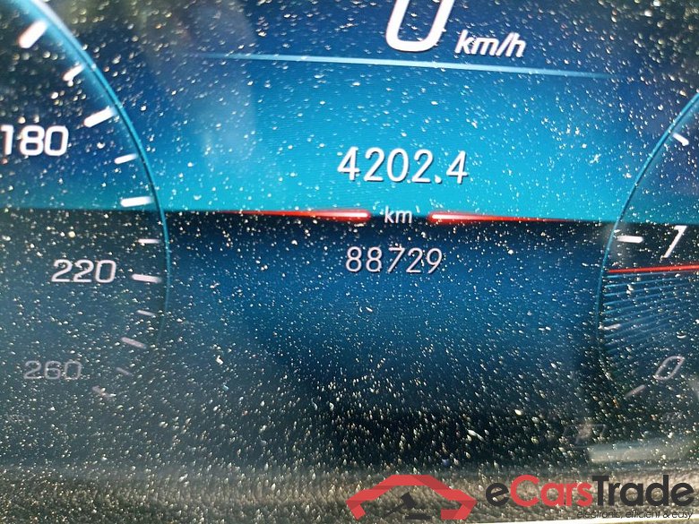 MERCEDES-BENZ GLB / 2019 / 5P / todoterreno 2.0 GLB 200 D 4MATIC DCT 110KW (150CV) #5