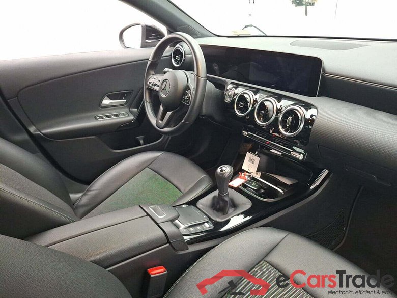MERCEDES-BENZ CLA 180D BUSINESS SOL. #3