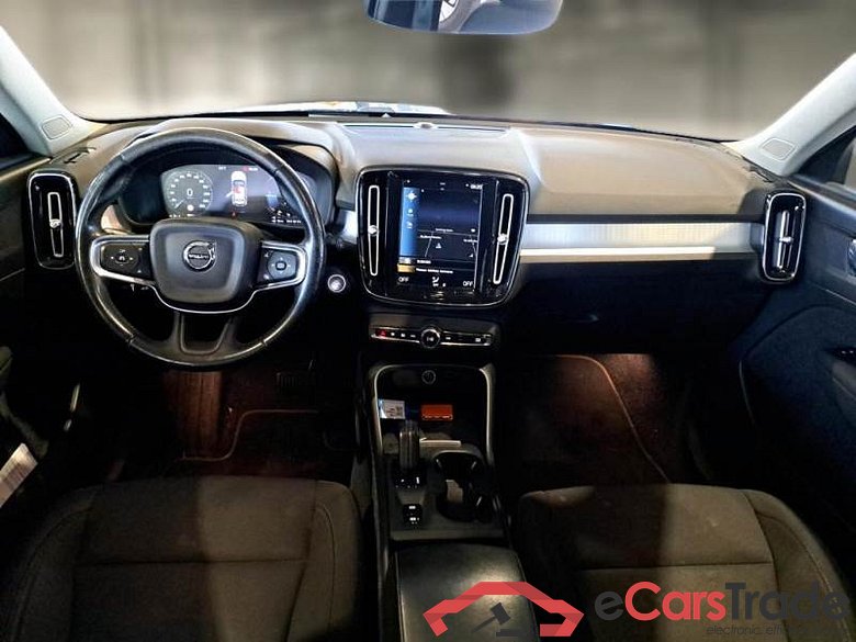 VOLVO XC40 / 2017 / 5P / SUV T4 PLUG-IN HYBRID AUTO RECH INSCRIP EXPR #3