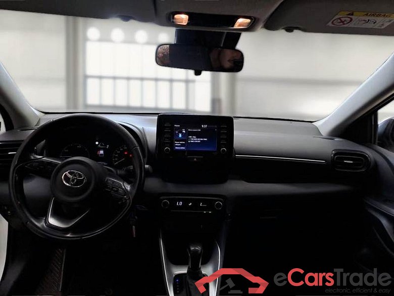 TOYOTA YARIS / 2020 / 5P / BERLINA HYBRID BUSINESS MY22 #3