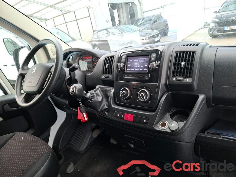 PEUGEOT Boxer / 2014 / 4P / Fourgon tôlé BlueHDi S&S 120 PREMIUM 330 L1H2 #5