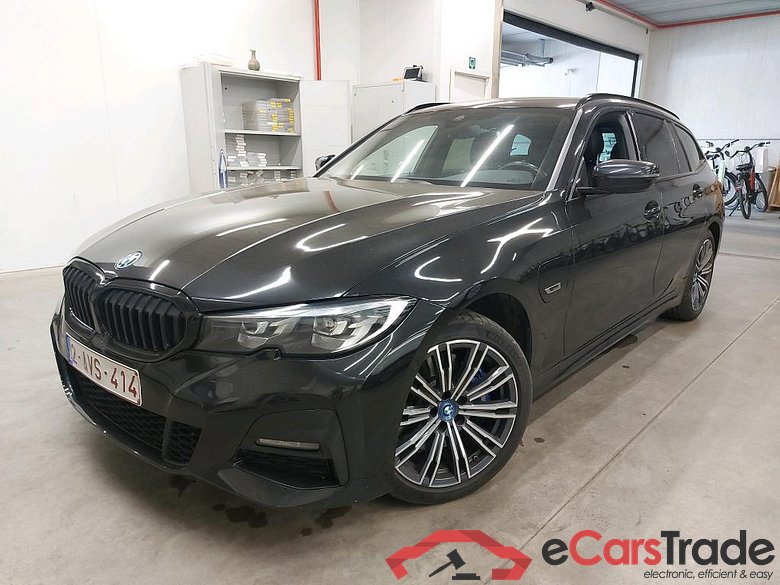 BMW - BMW 3 TOURING 330e 292PK Business Edition M Sport With Heated Sport Seats & Parking Assistant Pack * HYBRID *